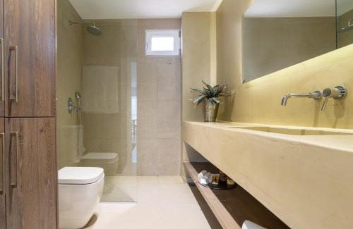 Kokkini Chani House | Wave, an Idyllic Seafront Suite