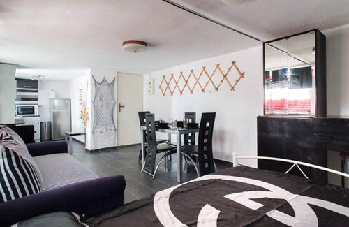 Salamis House | Wavedance Accommodation (Aris)