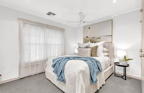 Glenelg North House | Waves and Walks - Close to Beach and Local Boutiques