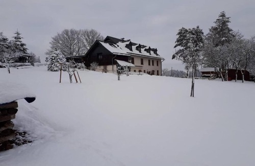 Waxweiler House | Waxweiler Green Hideaway