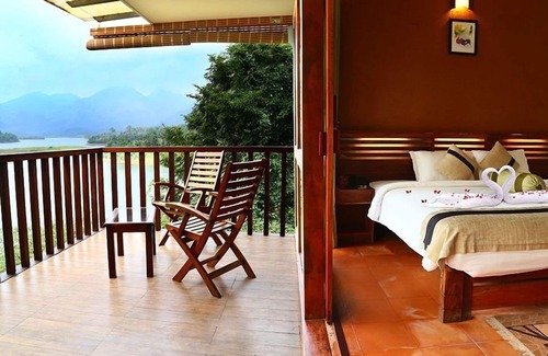 Manjoora Hotel | Wayanad Silverwoods Forest Resort & Spa