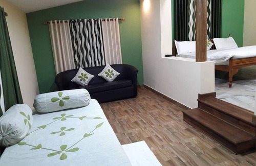 Kolagappara Bed & Breakfast | Wayanad Stay the Pepper Suite