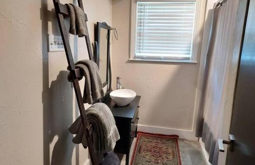 Brookview House | WAyCOol House, 3.4 miles to Magnolia or Baylor U!