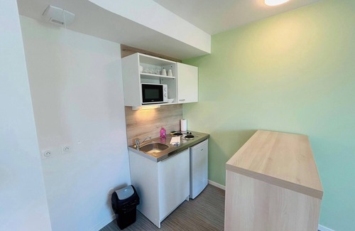 Barbatre Apartment | We Live In R - Suite 303