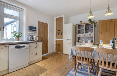 Hill Head Cottage | We love this cosy cottage, located just a two minute walk from the beach.