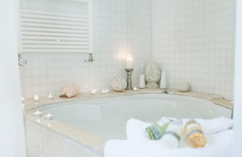 Altstadt House | "Wedding house": Your romantic place to stay in Bremen's old town