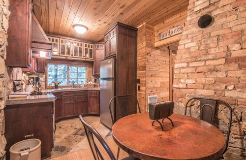 Sundance Cottage | Wee Cottage- Unparalleled Charm, Tiny House, Enchanting Setting, Hot Tub