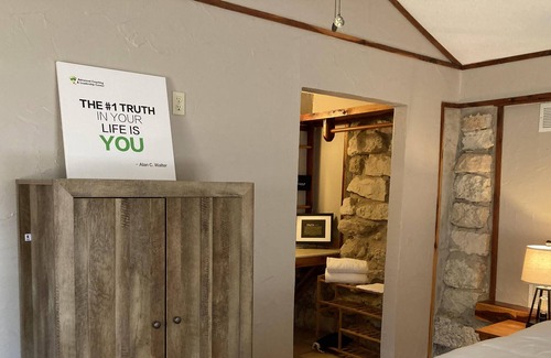 Myra Cabin | Weekend getaway in beautiful NTX hill country!