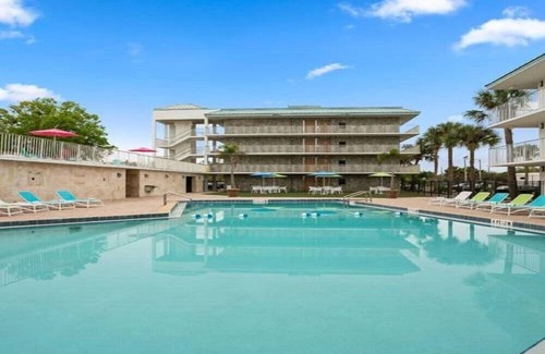 Historic Downtown Kissimmee Hotel | Weekend Getaway Room w 2 DBL Beds in the Entertainment District