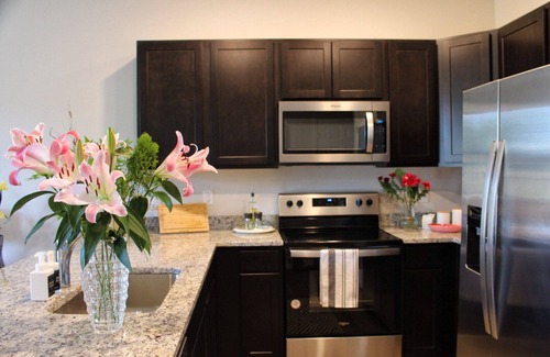 Luray House | ~Weekly 20% Off~ Mountain Whispers -Modern Chic w/Lux Beds, Dedicated Workspace
