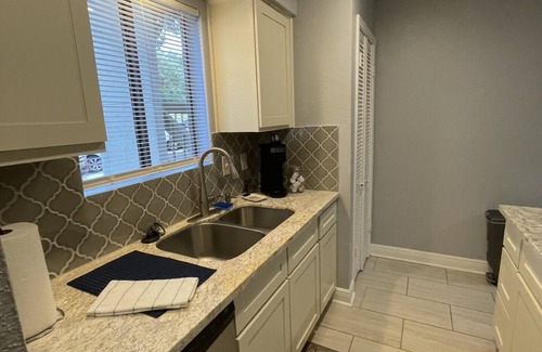 Walden on Lake Conroe Condo | Weekly &Monthly Rates Available.Lovely condo, with pool, close to Margaritaville
