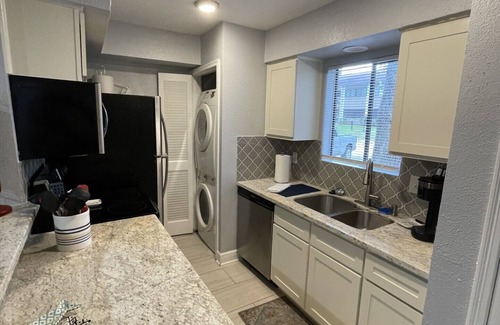 Walden on Lake Conroe Condo | Weekly &Monthly Rates Available.Lovely condo, with pool, close to Margaritaville
