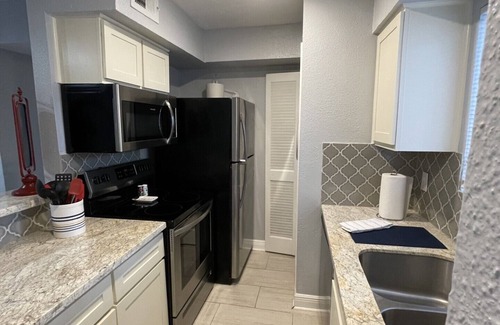 Walden on Lake Conroe Condo | Weekly &Monthly Rates Available.Lovely condo, with pool, close to Margaritaville