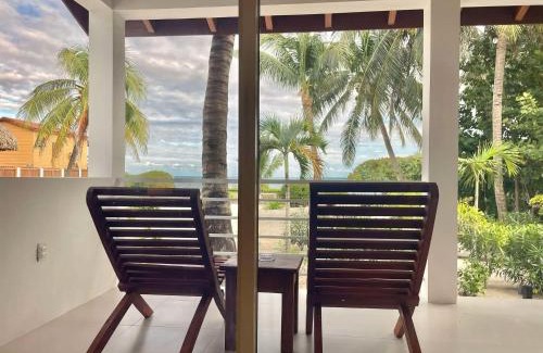Caye Caulker Hotel | Weezie's Ocean Front Hotel and Garden Cottages