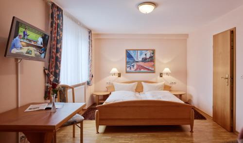 Uerzig Hotel | Weingut Gästehaus Derkum