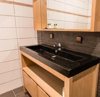 Donnersbergkreis District Hotel | Weinschlößchen im Weingut Roos