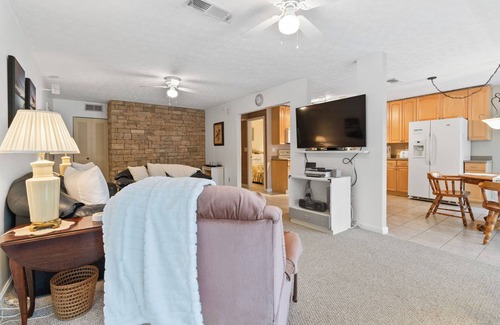 Bronston Condo | Welcome to A Glimpse of the Lake – Your Ideal Lakeside Retreat