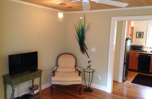 North Chesterfield Apartment | Welcome To A Westover Hills Gem! 1st Floor Apartment