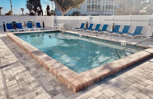 Fort Myers Beach Apartment | Welcome to Beach Villa's # 202 Vacation Rental - 250 Estero Blvd condo