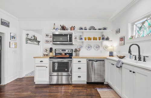 Belle Mina House | Welcome to Belle Mina, population: one hundred and twenty two plus you!