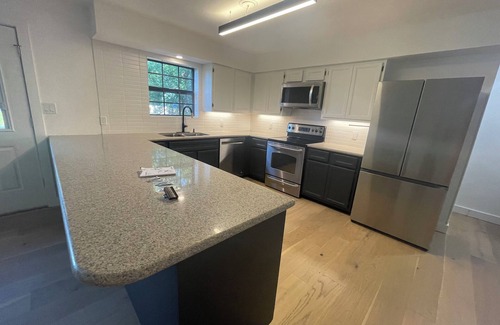 Apache Shores House | WELCOME TO CASA-LOLA A 4-bedroom house in Austin with WiFi, AC. Relax and unwind