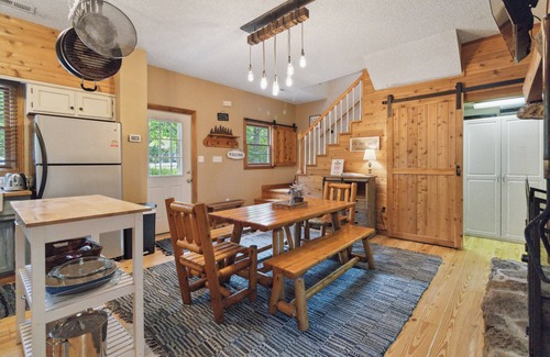 Sloans Valley Cabin | Welcome to Charming Get-A-Way – Your Ultimate Escape!nn