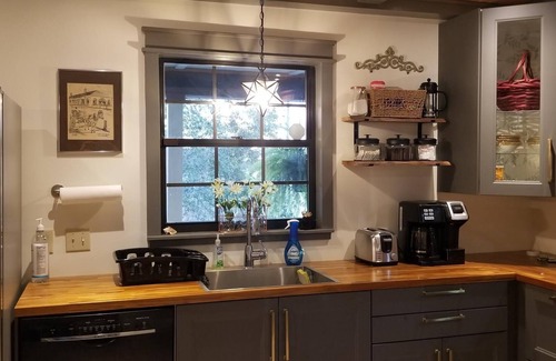 Hernando House | Welcome to Fern Hill Inn- Your Home away from Home!