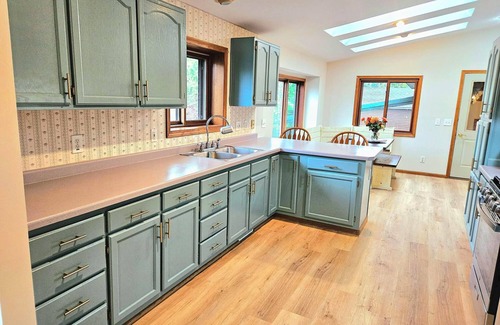 Markesan House | Welcome to Green Lake County @ The Puckaway Place! A spacious waterfront retreat