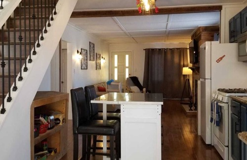 Trenton Cottage | Welcome to Hari's Hideaway!