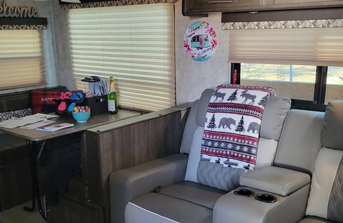 Regional District of Nanaimo RV Rental | Welcome to our Happy Camper steps from the beach!