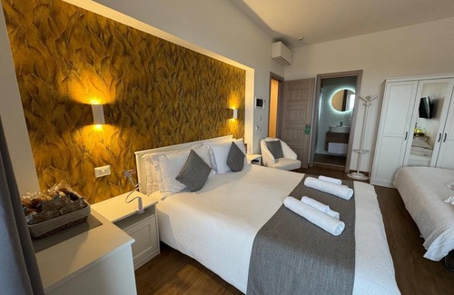 Capodimonte House | Welcome to our oasis of elegance and comfort enjoy the best of Naples!