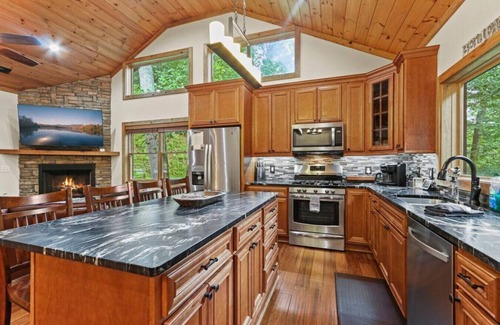 Boone Cabin | Welcome to Padre's Mountain Paradise!