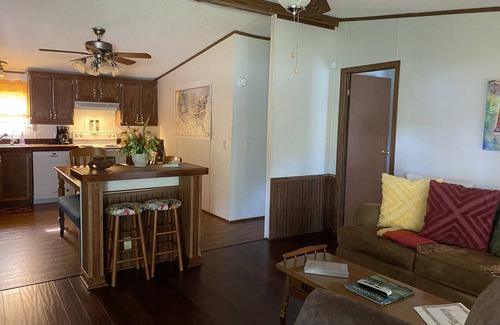 McEwen House | Welcome to SkyCapps. Family and pet friendly