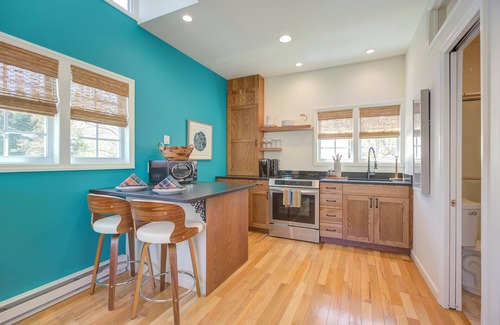 Black Mountain Cabin | Welcome to the Black Mountain 5th Street Cabins – Cabin