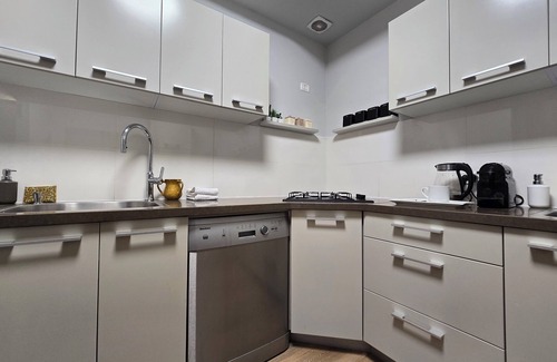 Nachlaot Apartment | Welcome to «The Chestnut» by MPJ vacation Rentals Ltd