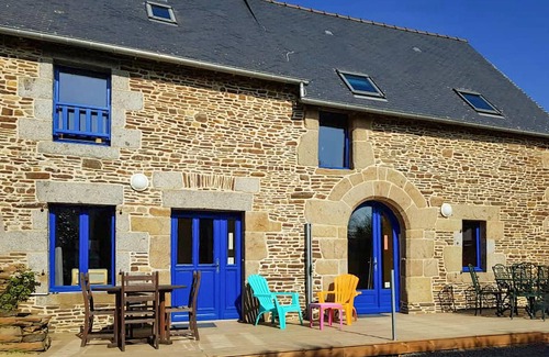 Sougeal House | Welcome to this colourful and family-friendly holiday home with pool.