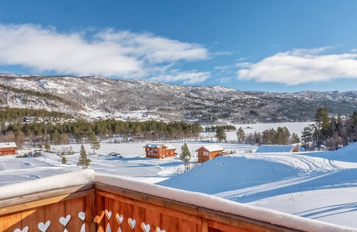 Hol House | Welcome to this cozy and rustic cottage in Skibyen and South Dalen!