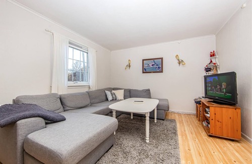 Møre og Romsdal House | Welcome to this lovely cottage with panoramic view over the Romsdalsfjord.