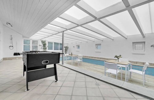 Lystrup House | Welcome to this striking cottage with exciting room distribution and high ceiling.