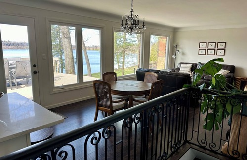 Bloomfield Hills House | Welcome to the Little Lake House! 4 bd/2.5bath & a private beach on Square Lake