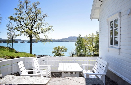 Sveio House | Welcome to Valevåg.