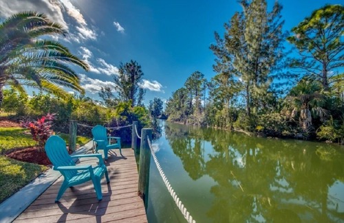 Jacarandas House | Welcome to Villa Pelican Bay, great location, pool, free WIFI