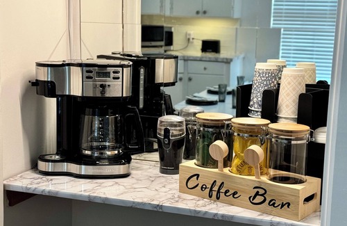 Manchester Apartment | Welcome to Walnut Oasis, a historic apartment home located in the North End!