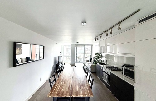 Chinatown Condo | Welcome to Your Stylish Retreat in Vibrant Chinatown!