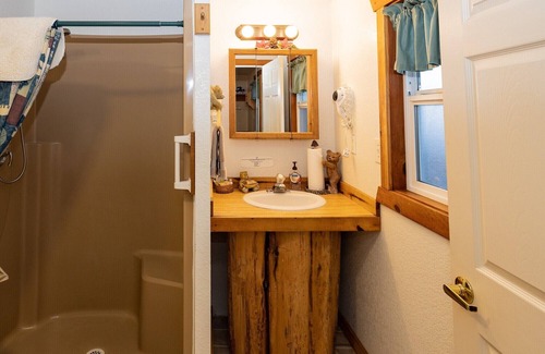 Concrete House | Welcome to your year-round mountain getaway and historic ranch in the foothills of the North Cascades!
