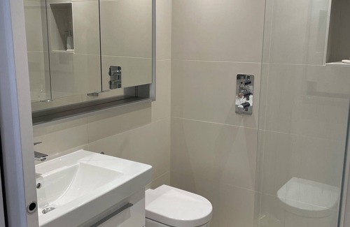 Castle Baynard Apartment | Welcoming 2-bedroom apartment with WiFi in vibrant London