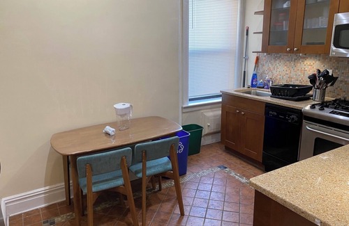 Jersey City Condo | Welcoming 2-bedroom condo with AC in Jersey City