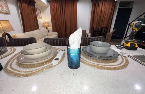 Washington House | Welcoming 2-bedroom house 2 .5 bath. in Washington DC welcome to