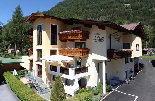 Unterlaengenfeld Apartment | Welcoming apartment in Längenfeld with sauna