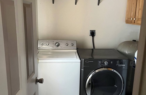 Puposky Cabin | Welcoming cabin with AC, WiFi, TV and laundry on Gull lake!